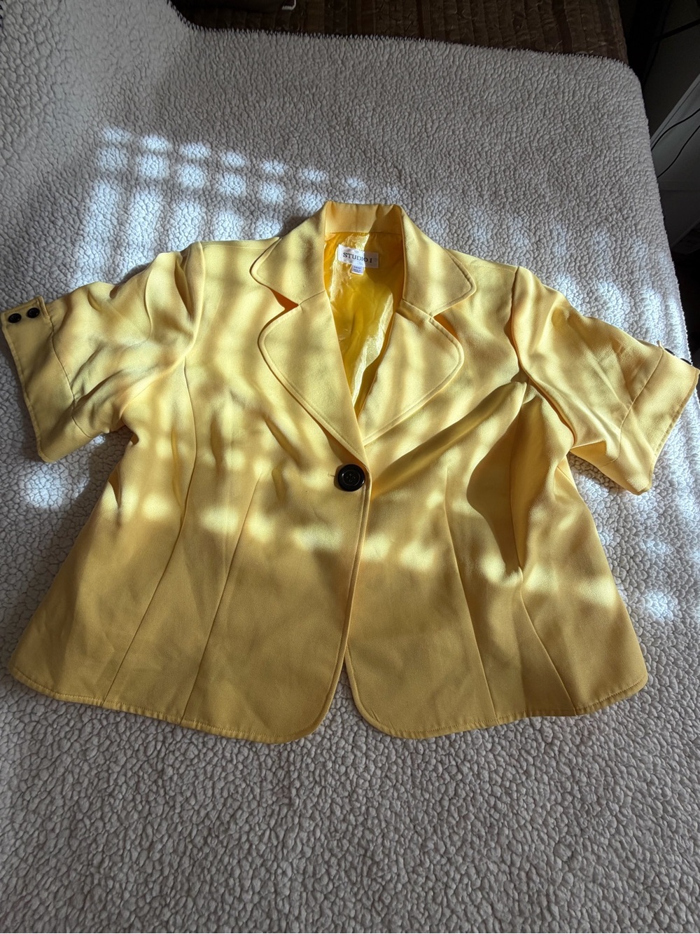 Studio I Yellow Short Sleeve Blazer - Size 18W